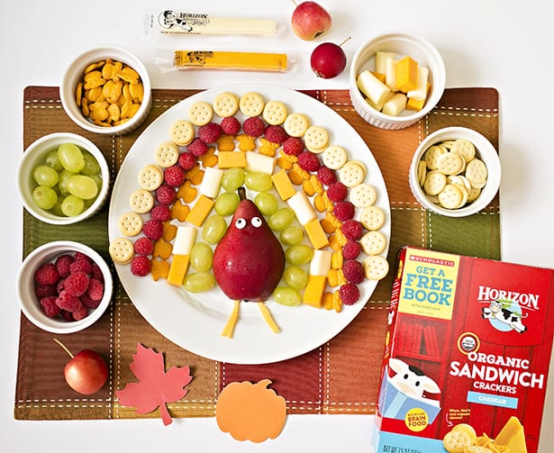 THANKSGIVING CHEESE CRACKER AND FRUIT TURKEY SNACK