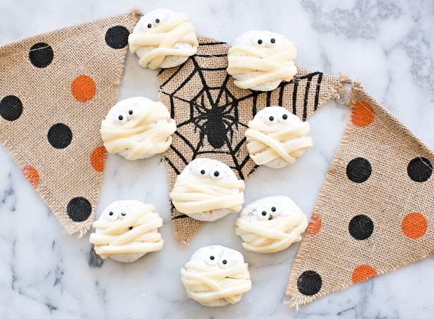 SPOOKY AND SWEET MUMMY DONUTS