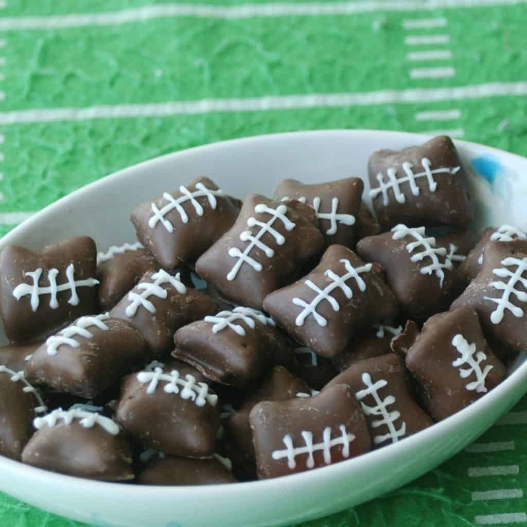 10 FOOTBALL FOODS THAT WILL SCORE BIG POINTS