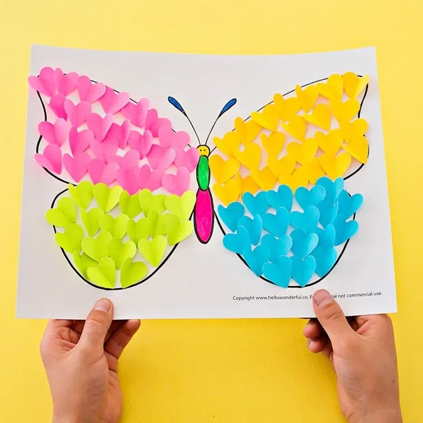 Simple butterflies from coloured drawing paper for kids - Papershape