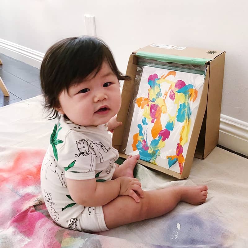 Mess-free painting for babies and young toddlers: step-by-step