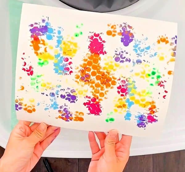 BABY MESS FREE BUBBLE WRAP PAINTING - hello, Wonderful