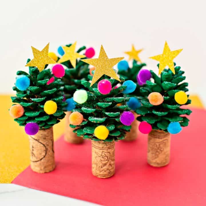 PINE CONE CHRISTMAS TREE CRAFT - hello, Wonderful