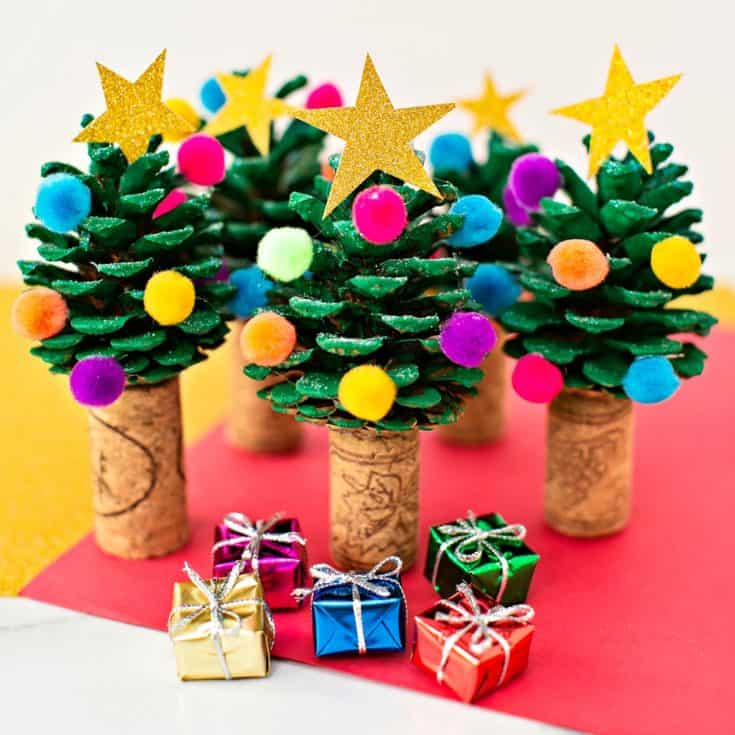 PINE CONE CHRISTMAS TREE CRAFT - hello, Wonderful