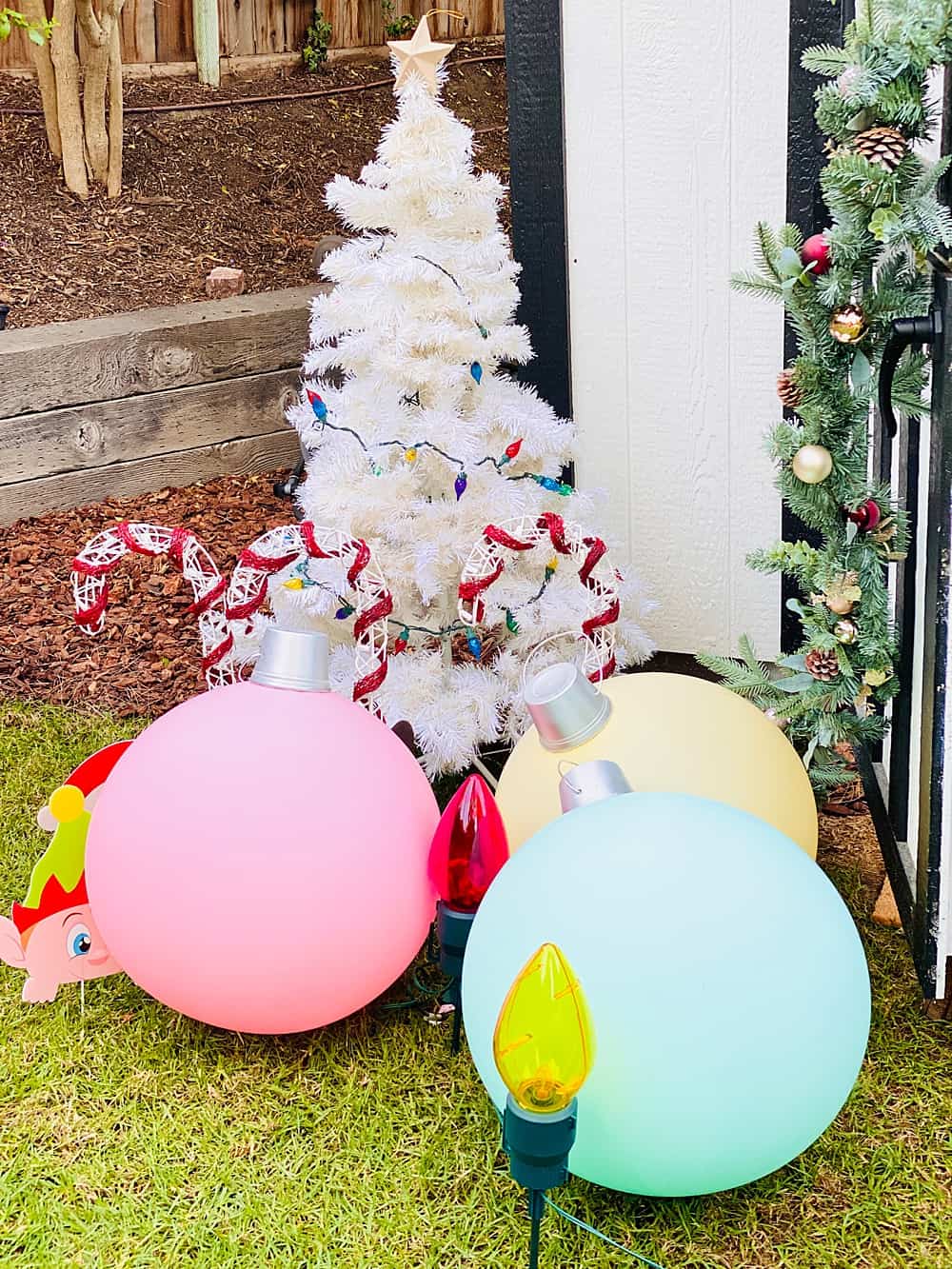 DIY Giant Ornaments Best handmade Christmas ornaments to make!