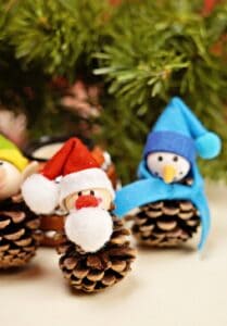 Pine Cone Christmas Craft - Best Pine Cone Crafts