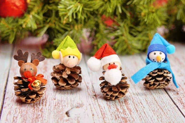 Pine Cone Christmas Craft - Best Pine Cone Crafts