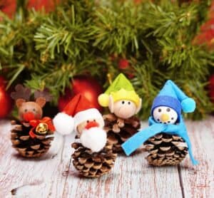 Pine Cone Christmas Craft - Best Pine Cone Crafts