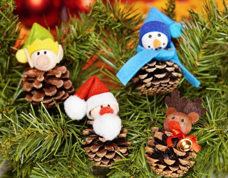 Pine Cone Christmas Craft - Best Pine Cone Crafts