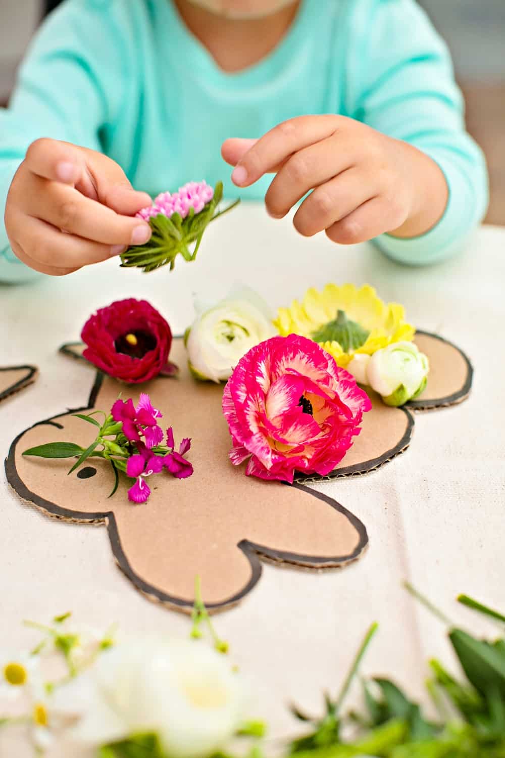 Flower Animal Nature Craft - Fun Outdoor Activity For Kids