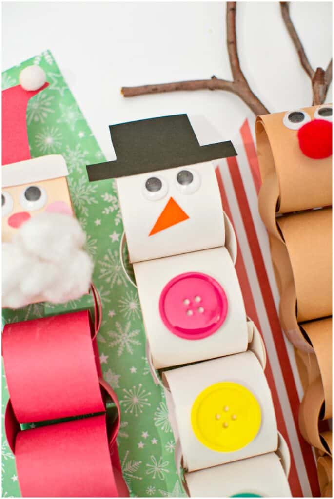 Cute and Easy Christmas Paper Chain Garland Craft