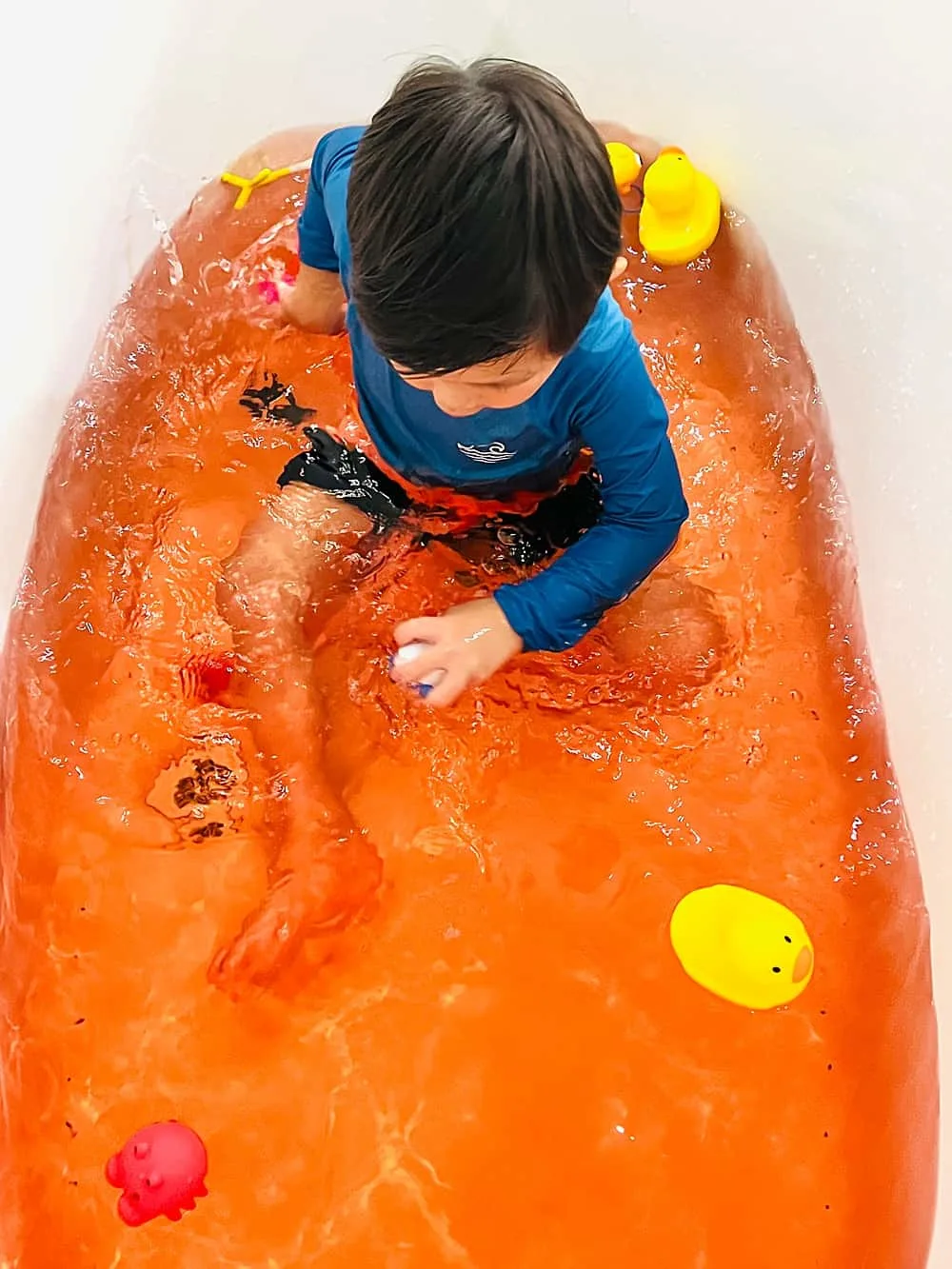 CRAYOLA BATH DROPS review and Bath time KID FUN - COLOR BATH DROPZ water!  Brother attacks sister 